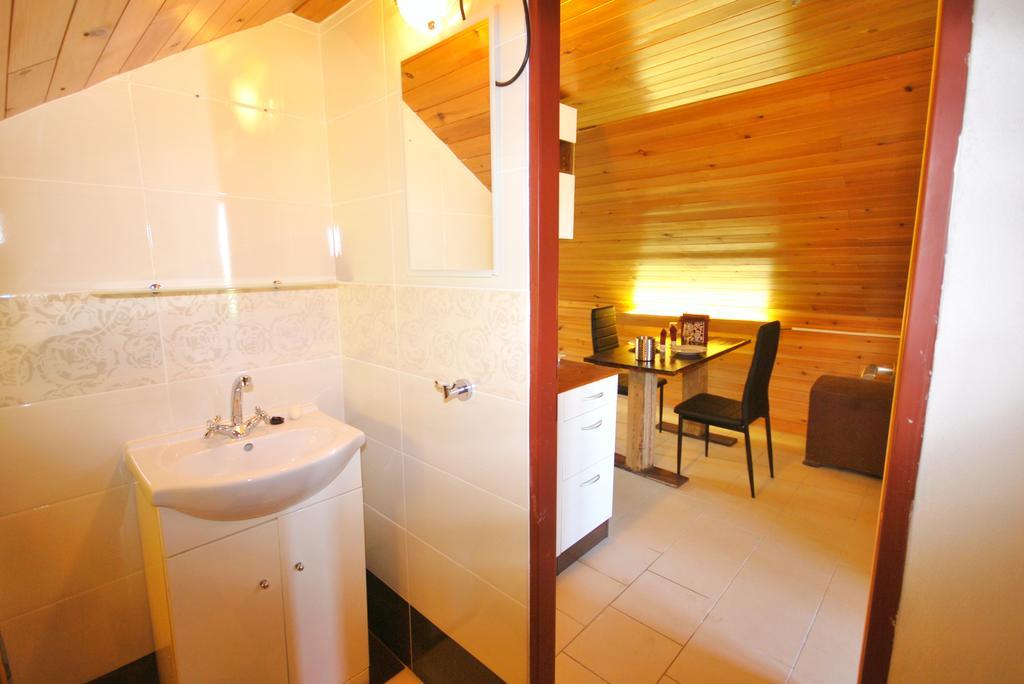 Apartments Zbraslav Прага Екстер'єр фото