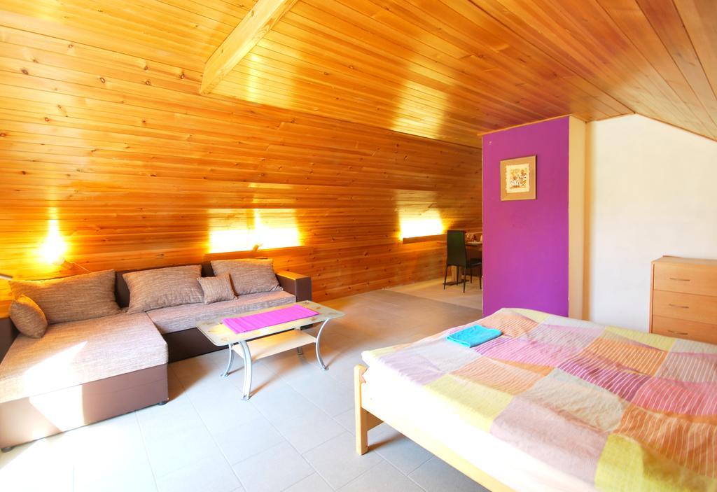 Apartments Zbraslav Прага Екстер'єр фото