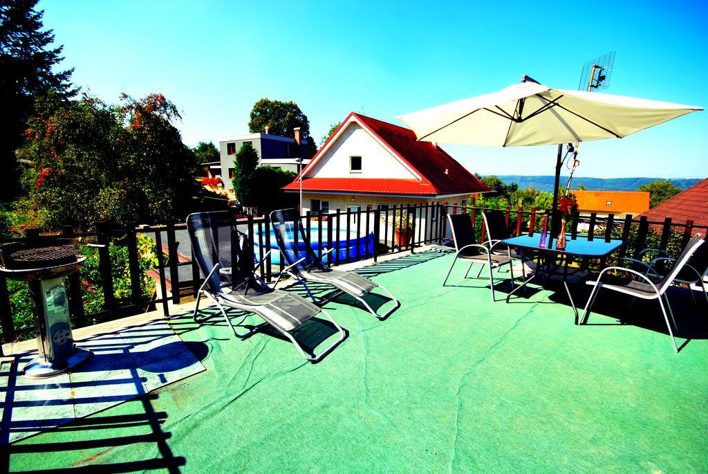 Apartments Zbraslav Прага Екстер'єр фото